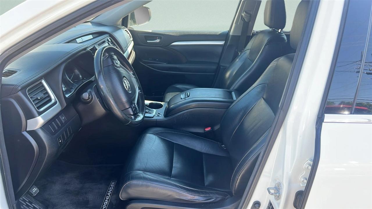 Toyota Highlander AWD 4dr V6 XLE (Natl) 2015