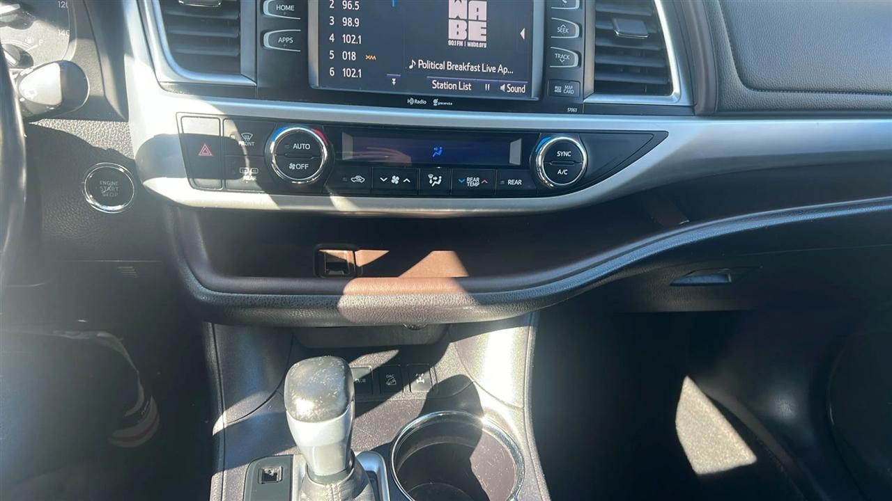 Toyota Highlander AWD 4dr V6 XLE (Natl) 2015