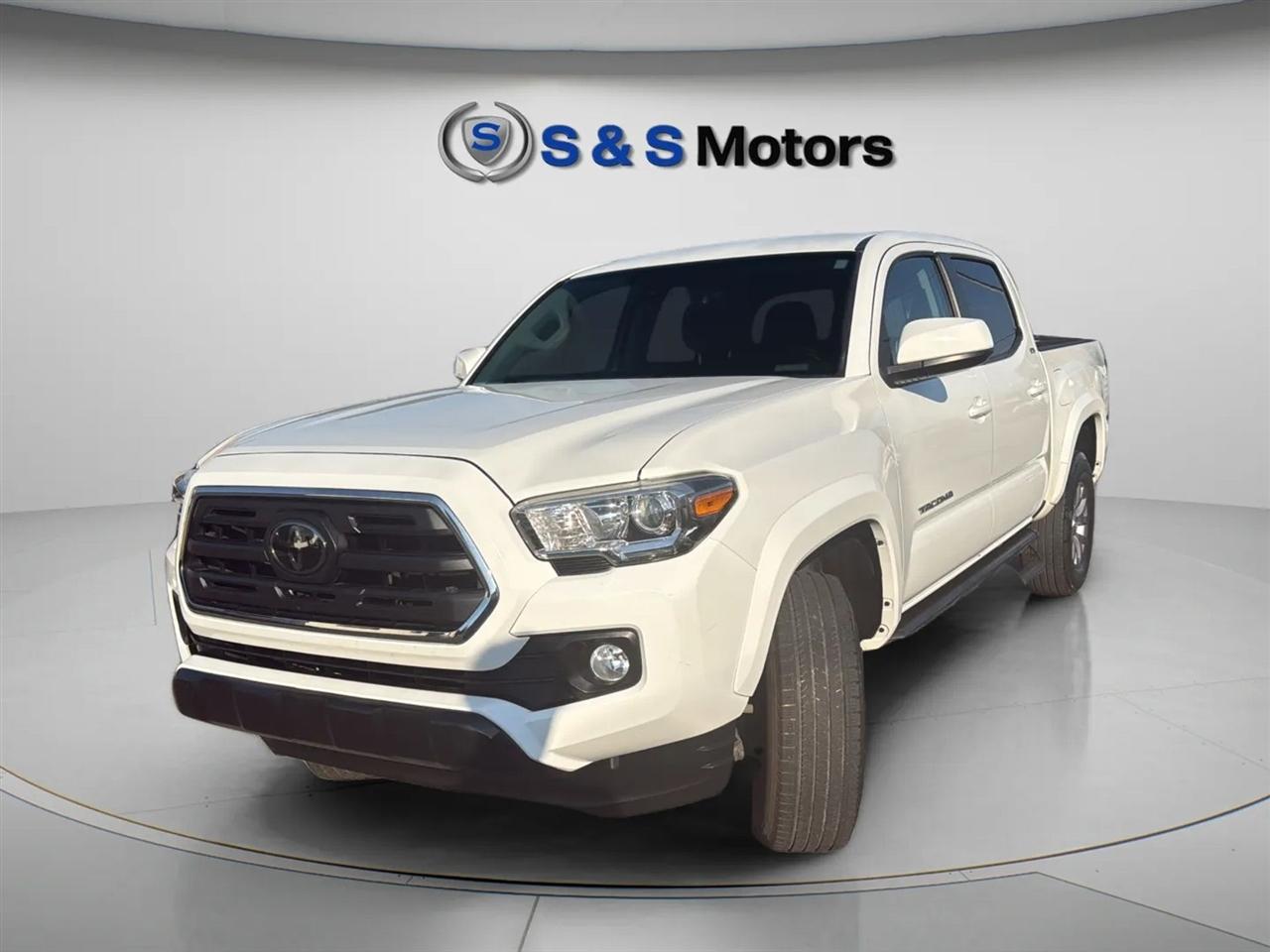 Toyota Tacoma TRD Off Road Double Cab 5' Bed V6 4x2 AT (Natl) 2018