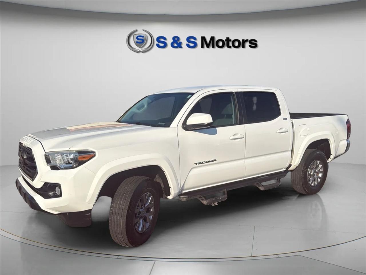 Toyota Tacoma TRD Off Road Double Cab 5' Bed V6 4x2 AT (Natl) 2018