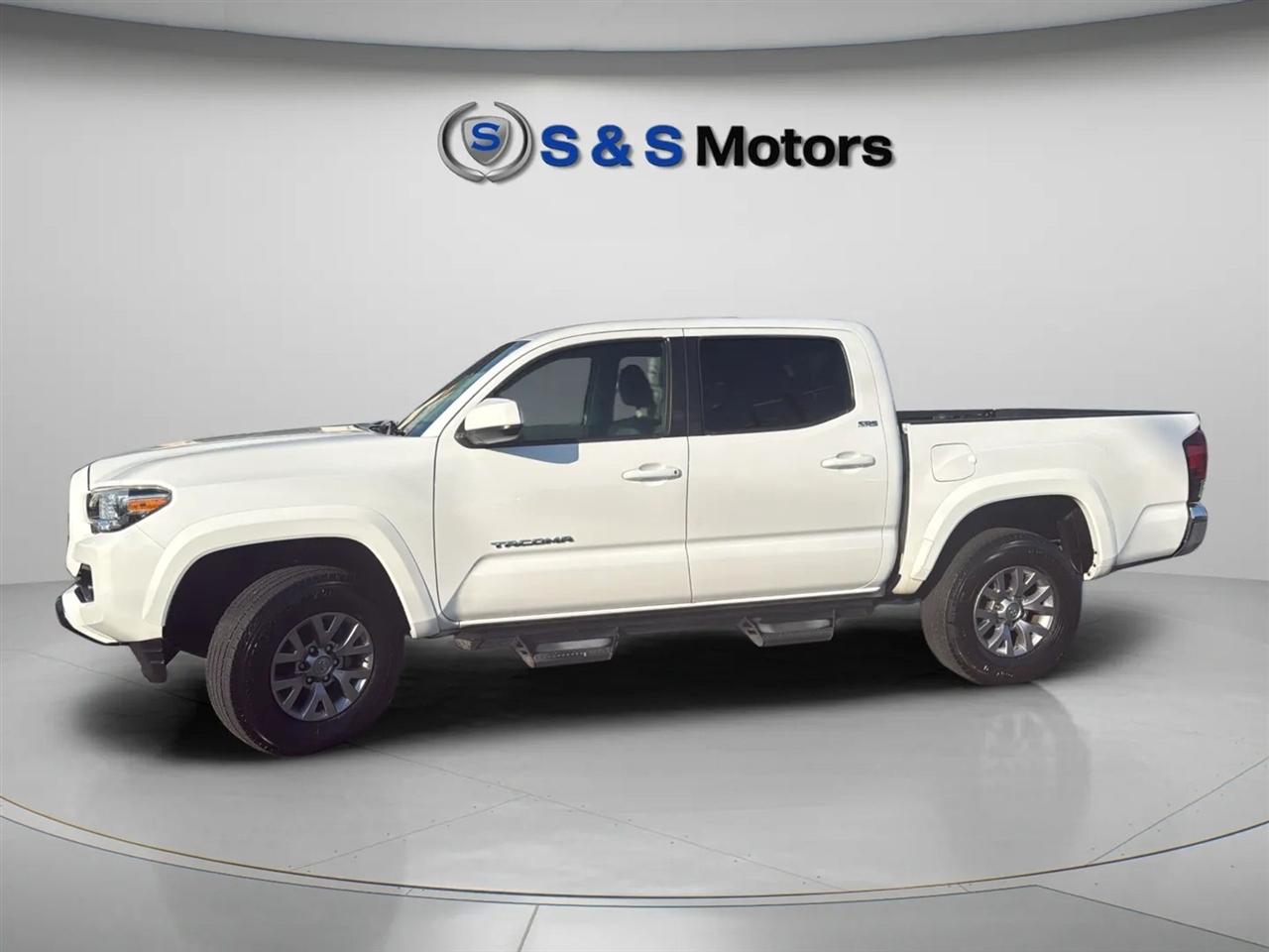 Toyota Tacoma TRD Off Road Double Cab 5' Bed V6 4x2 AT (Natl) 2018