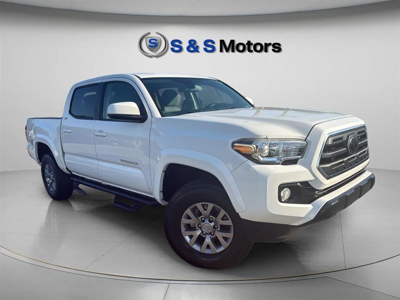 Toyota Tacoma TRD Off Road Double Cab 5' Bed V6 4x2 AT (Natl) 2018