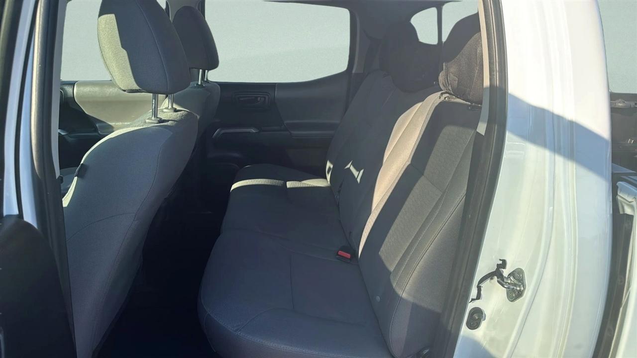 Toyota Tacoma TRD Off Road Double Cab 5' Bed V6 4x2 AT (Natl) 2018