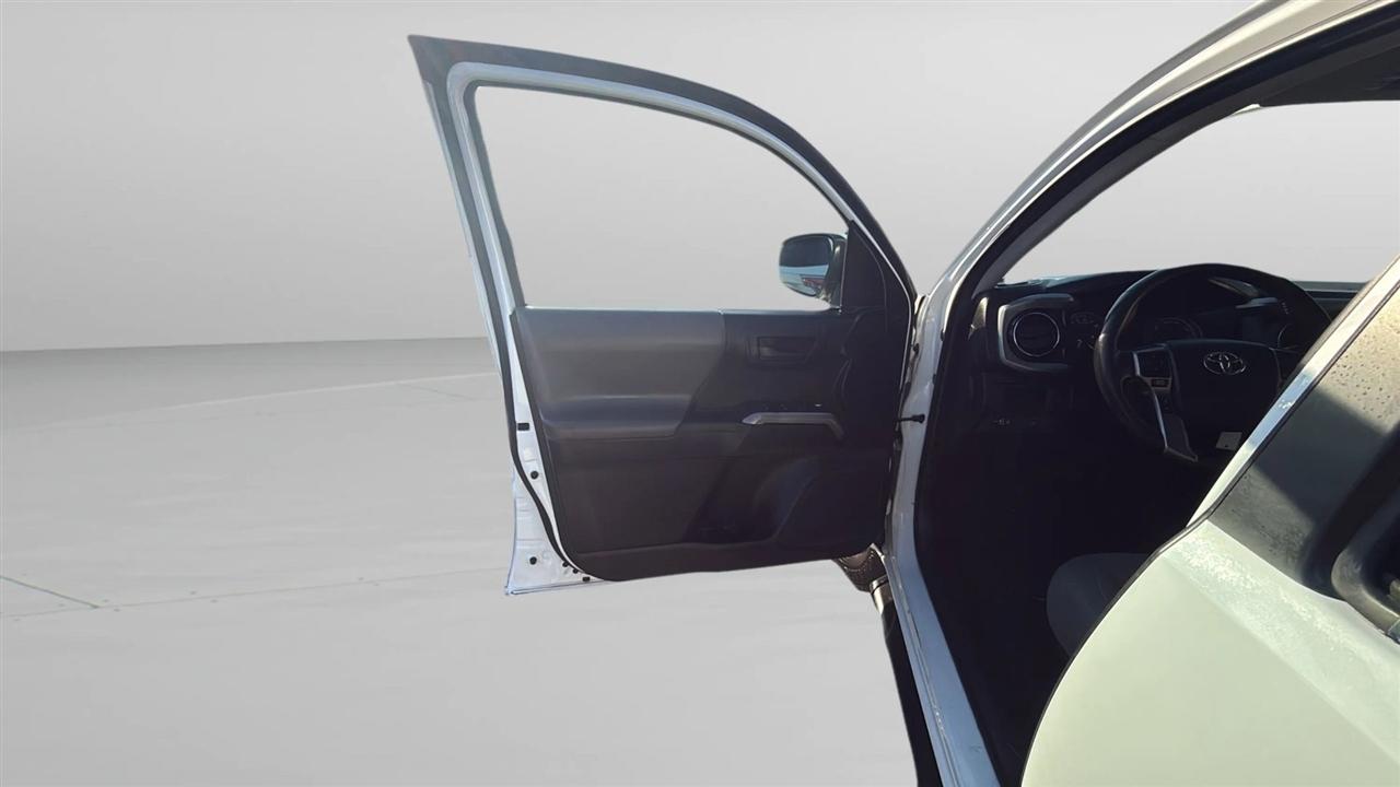 Toyota Tacoma TRD Off Road Double Cab 5' Bed V6 4x2 AT (Natl) 2018