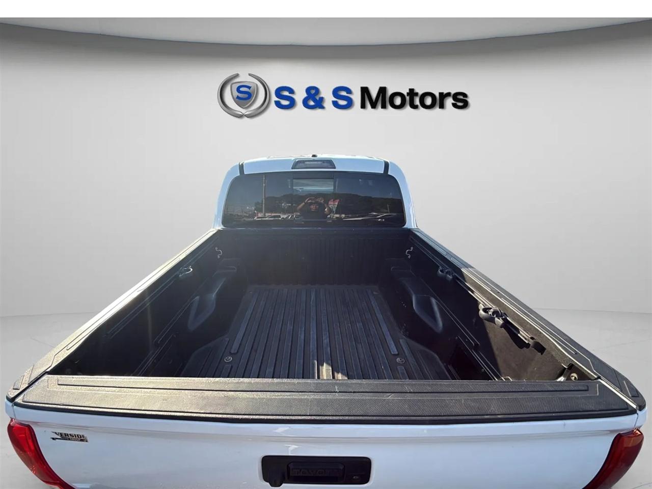 Toyota Tacoma TRD Off Road Double Cab 5' Bed V6 4x2 AT (Natl) 2018