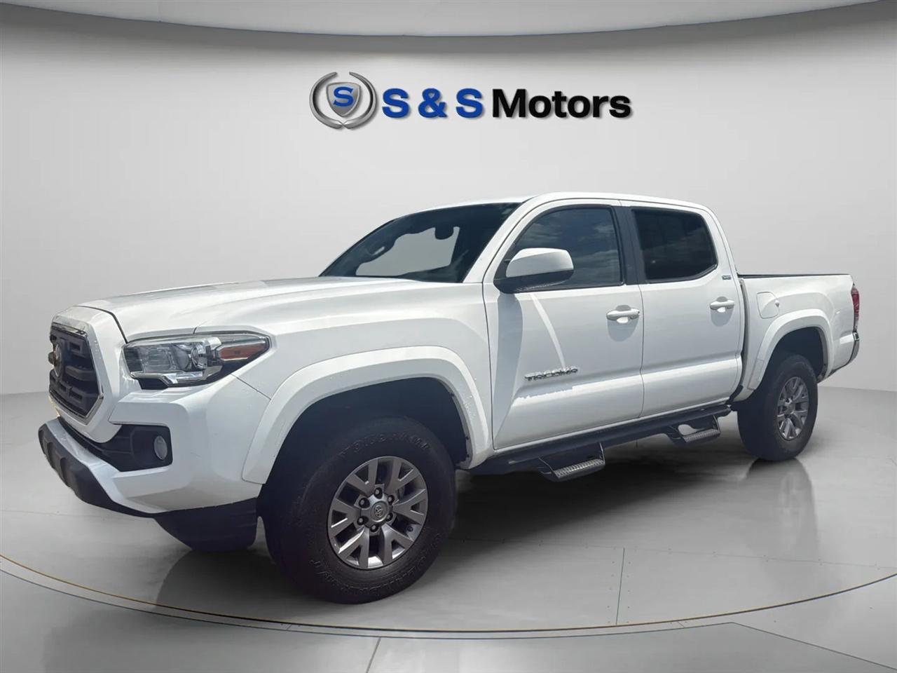 Toyota Tacoma TRD Off Road Double Cab 5' Bed V6 4x2 AT (Natl) 2018