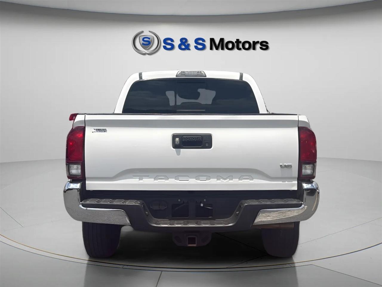 Toyota Tacoma TRD Off Road Double Cab 5' Bed V6 4x2 AT (Natl) 2018