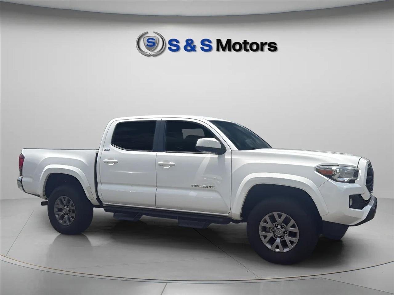Toyota Tacoma TRD Off Road Double Cab 5' Bed V6 4x2 AT (Natl) 2018