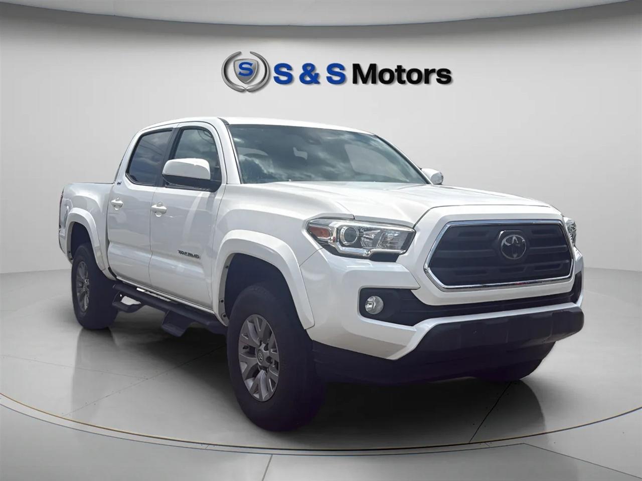 Toyota Tacoma TRD Off Road Double Cab 5' Bed V6 4x2 AT (Natl) 2018