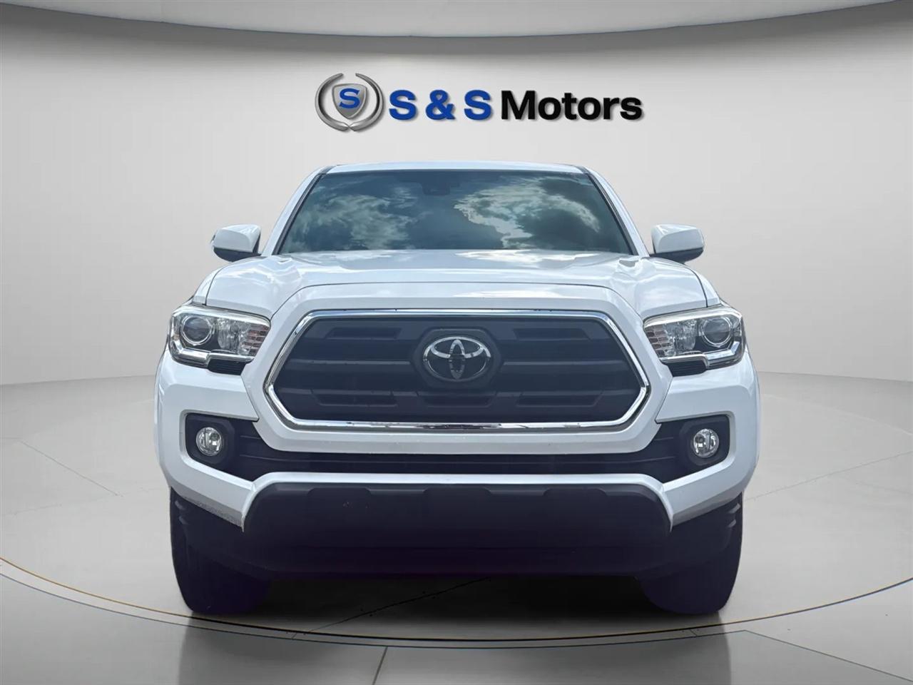 Toyota Tacoma TRD Off Road Double Cab 5' Bed V6 4x2 AT (Natl) 2018