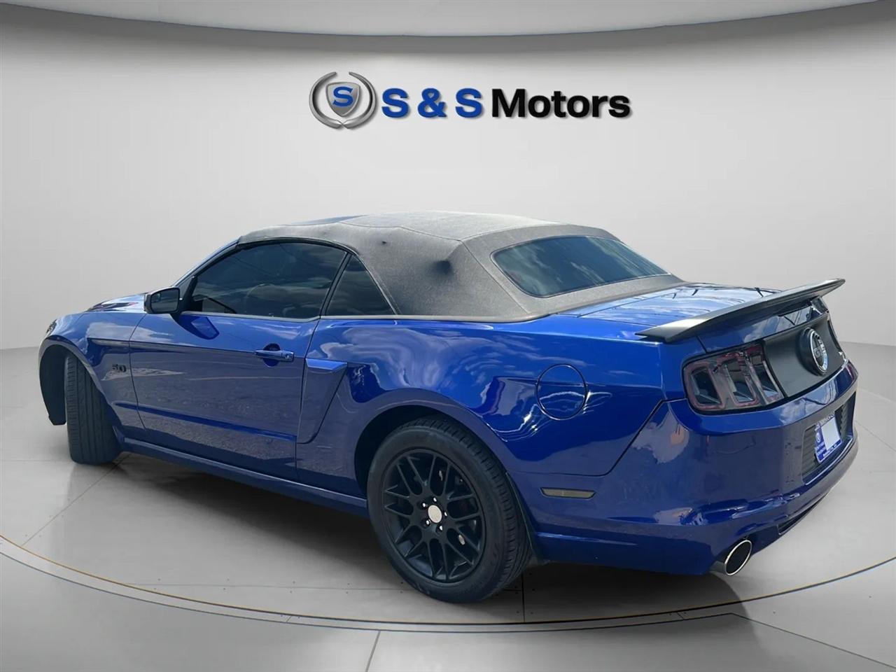 Ford Mustang 2dr Conv GT 2013