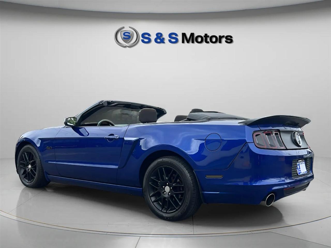 Ford Mustang 2dr Conv GT 2013