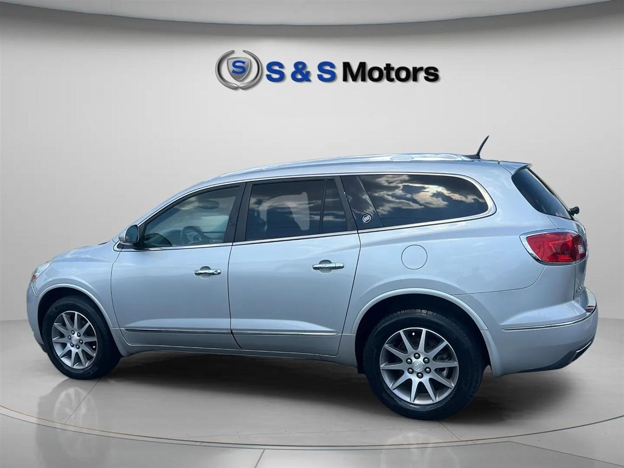 Buick Enclave FWD 4dr Leather 2017