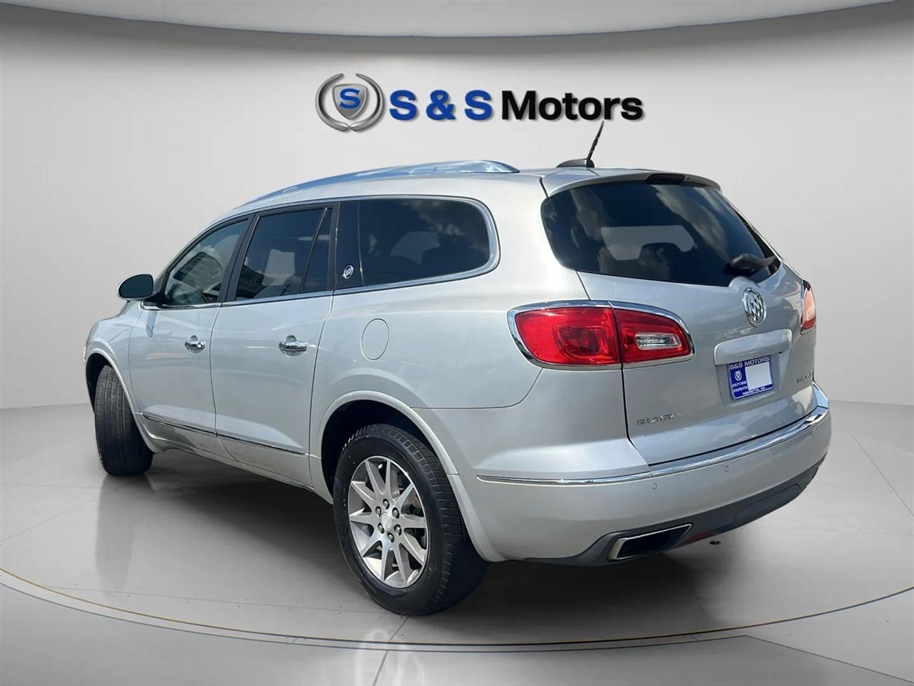 Buick Enclave FWD 4dr Leather 2017