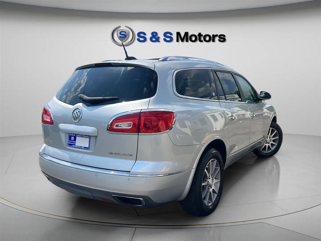 Buick Enclave FWD 4dr Leather 2017