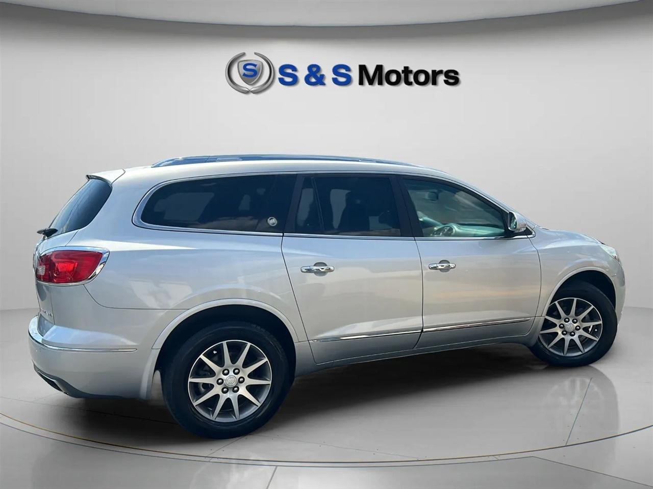 Buick Enclave FWD 4dr Leather 2017