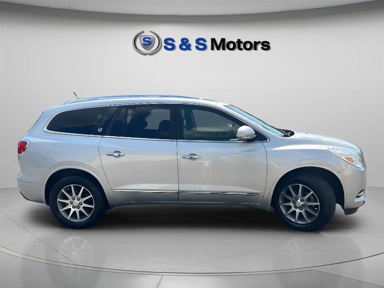 Buick Enclave FWD 4dr Leather 2017