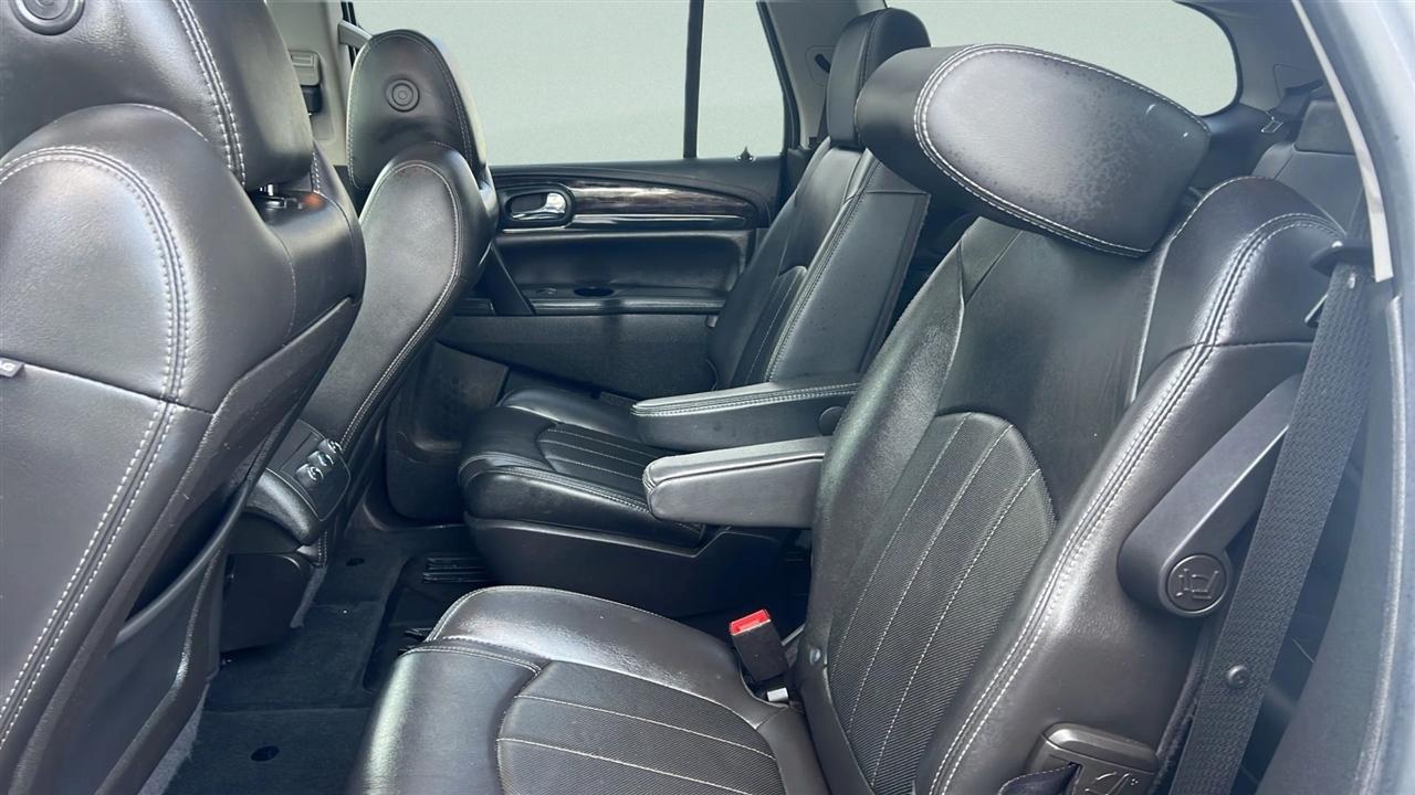 Buick Enclave FWD 4dr Leather 2017