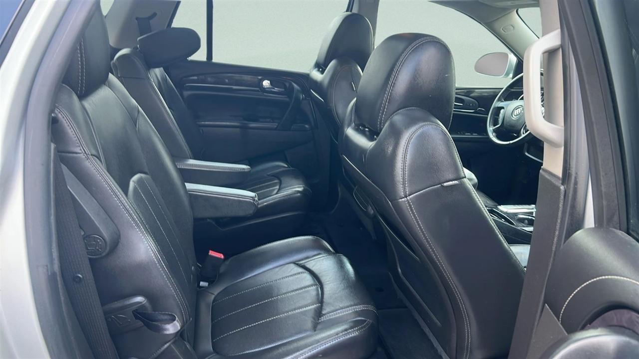 Buick Enclave FWD 4dr Leather 2017