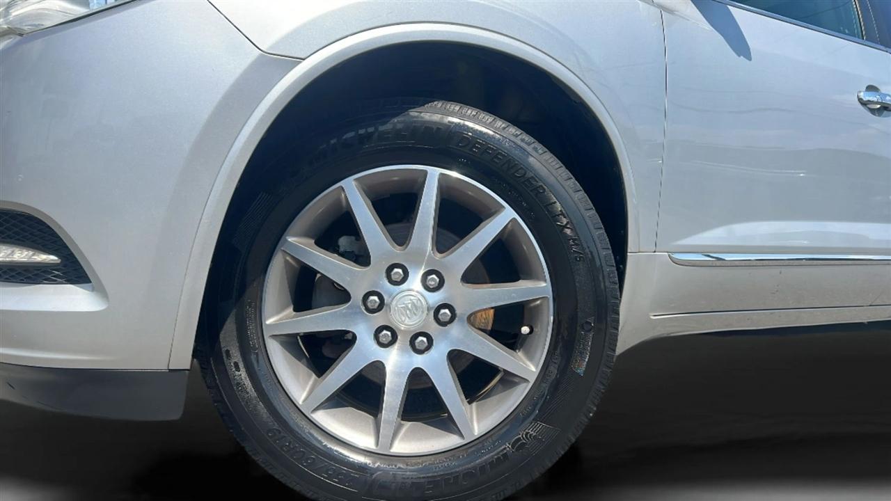 Buick Enclave FWD 4dr Leather 2017