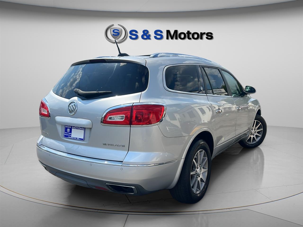 Buick Enclave FWD 4dr Leather 2017
