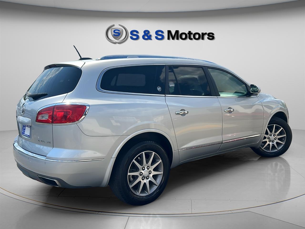 Buick Enclave FWD 4dr Leather 2017