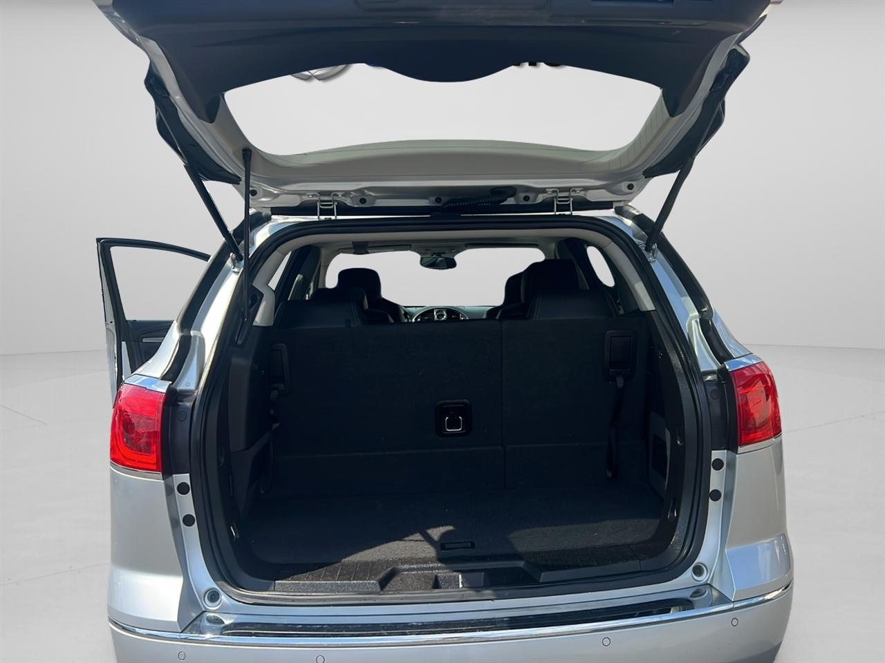 Buick Enclave FWD 4dr Leather 2017