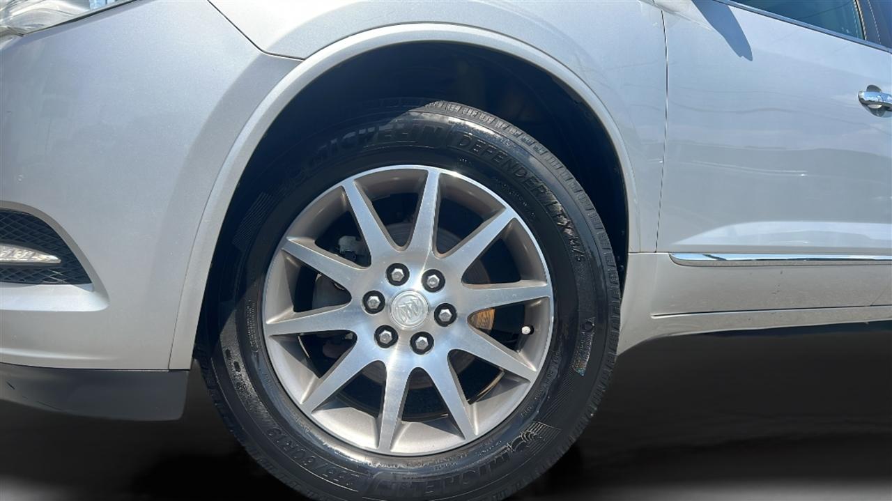 Buick Enclave FWD 4dr Leather 2017