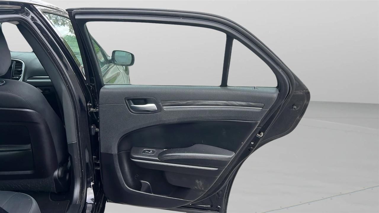 Chrysler 300 Touring RWD 2019