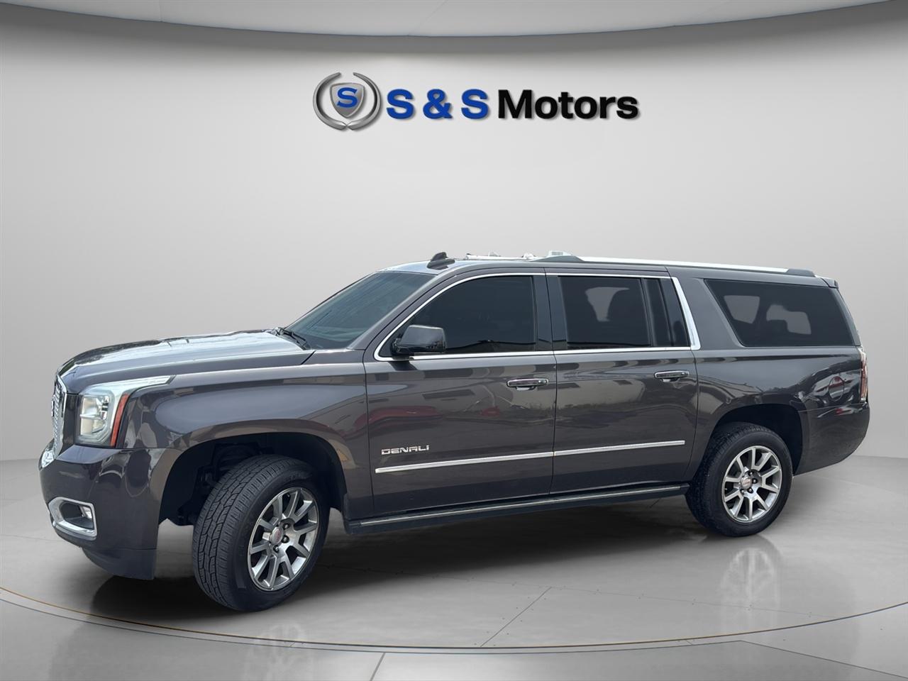 GMC Yukon XL 2WD 4dr Denali 2017