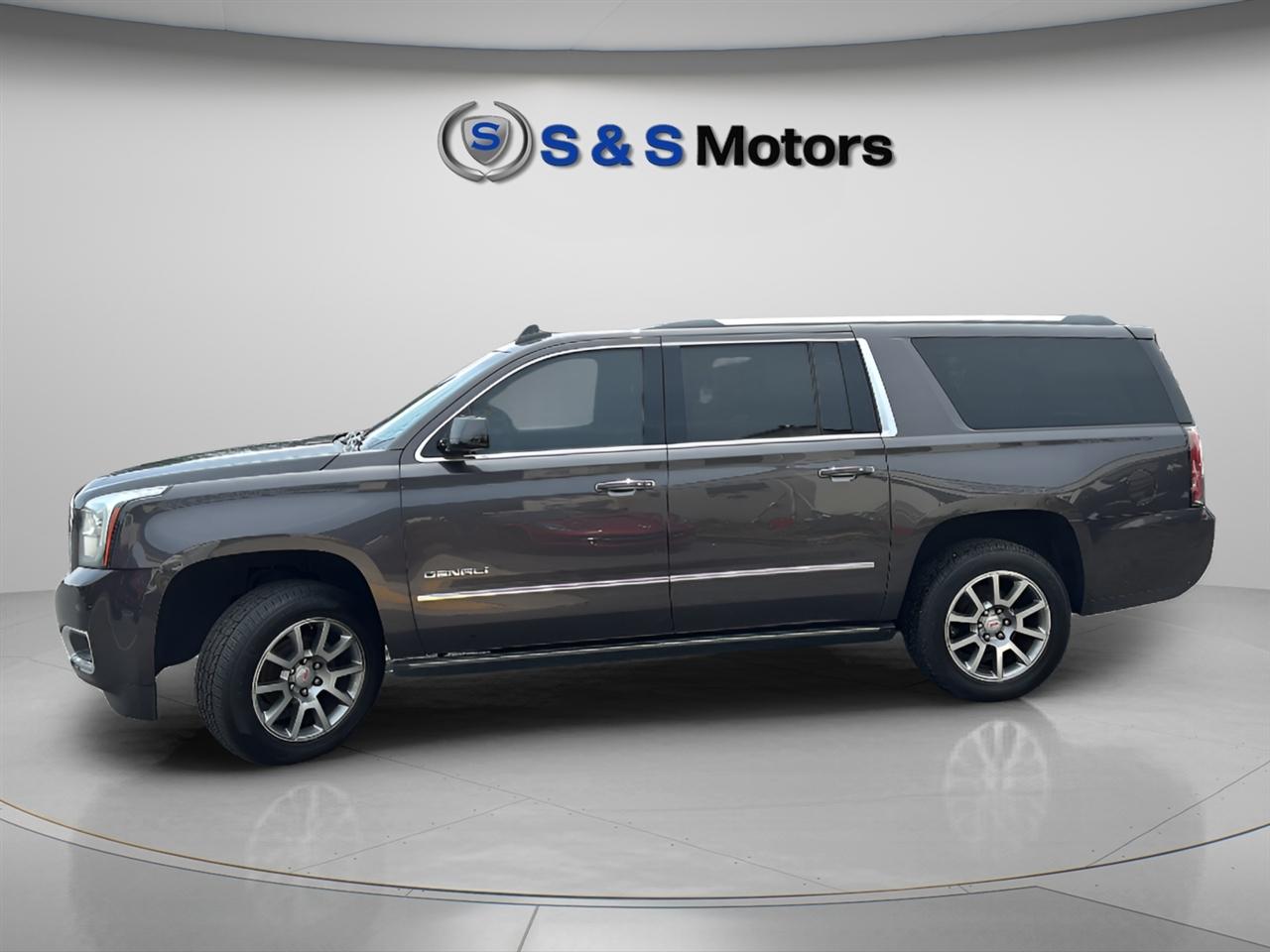 GMC Yukon XL 2WD 4dr Denali 2017