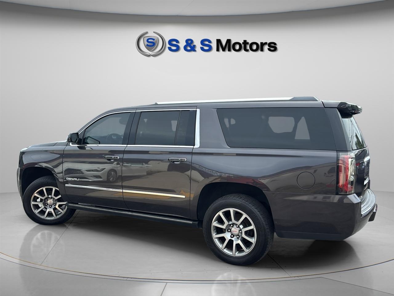 GMC Yukon XL 2WD 4dr Denali 2017