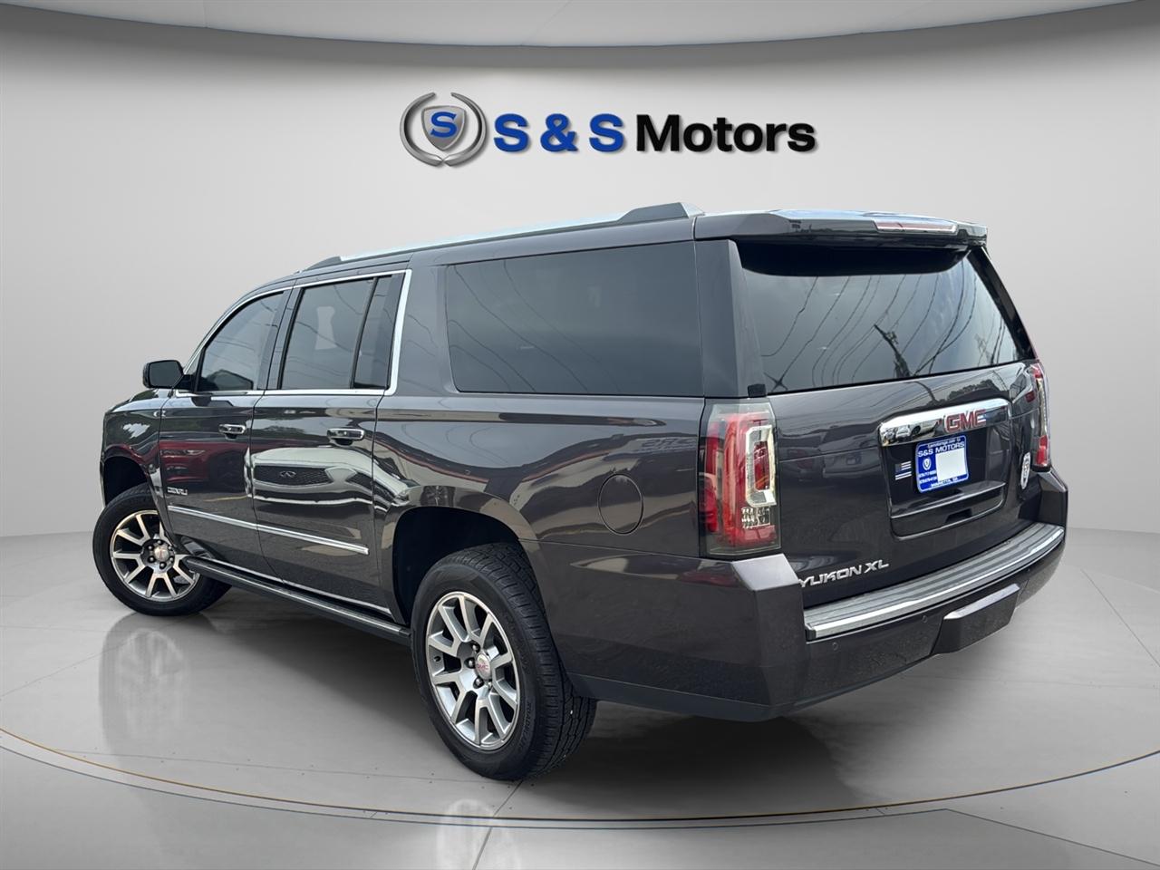 GMC Yukon XL 2WD 4dr Denali 2017