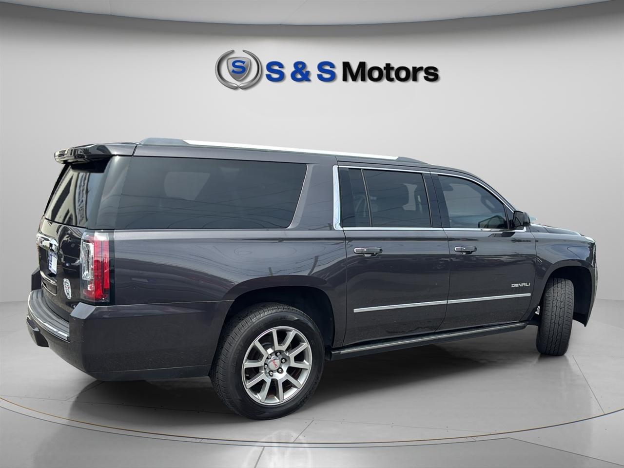 GMC Yukon XL 2WD 4dr Denali 2017