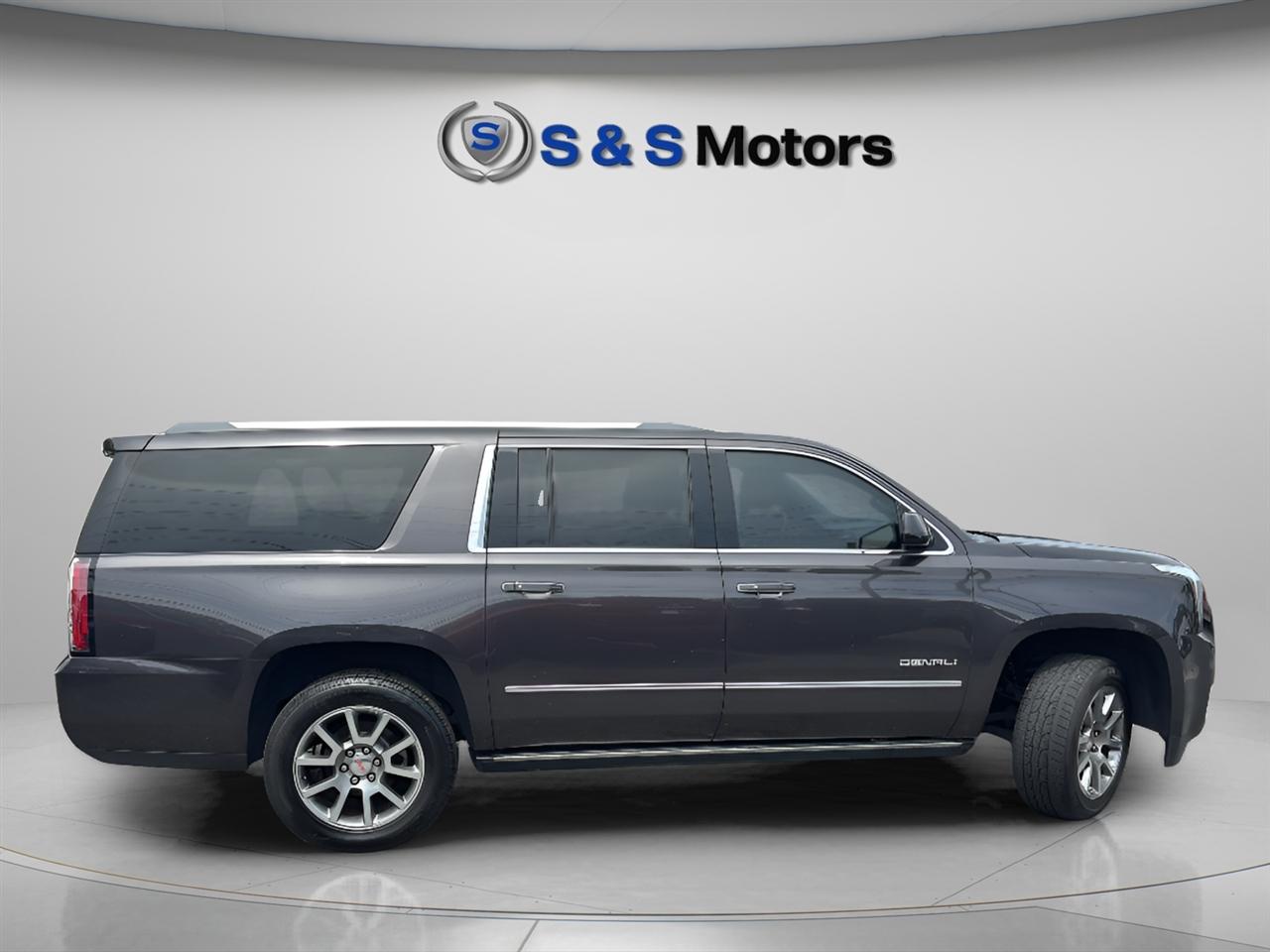 GMC Yukon XL 2WD 4dr Denali 2017