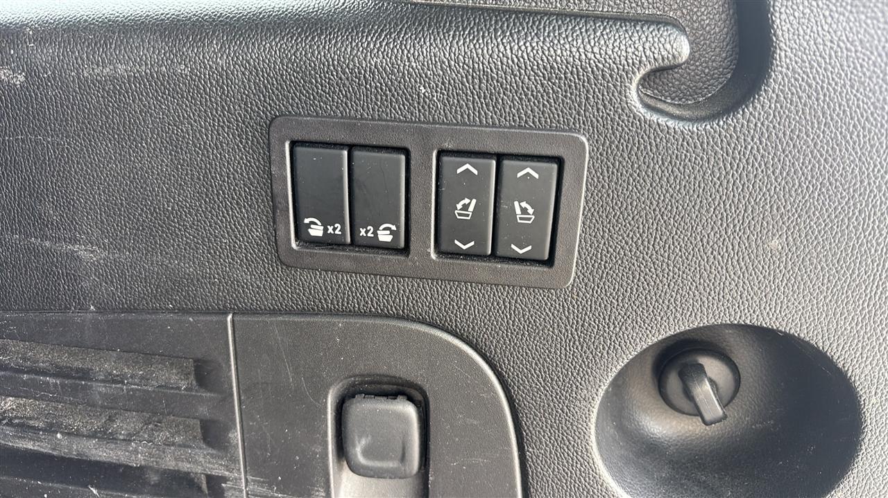 GMC Yukon XL 2WD 4dr Denali 2017