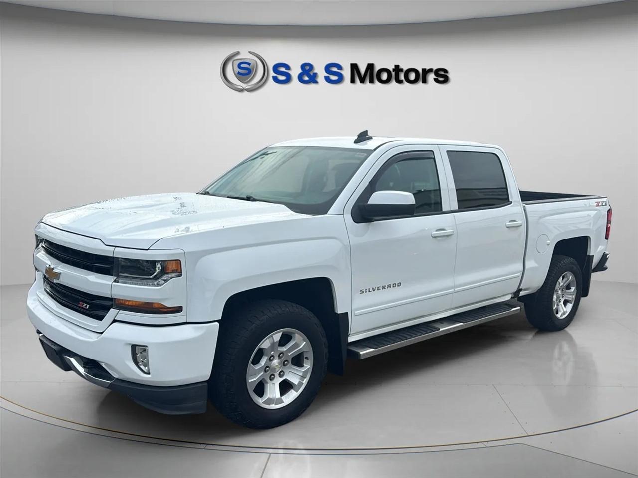 Chevrolet Silverado 1500 4WD Crew Cab 143.5" LT w/2LT 2018