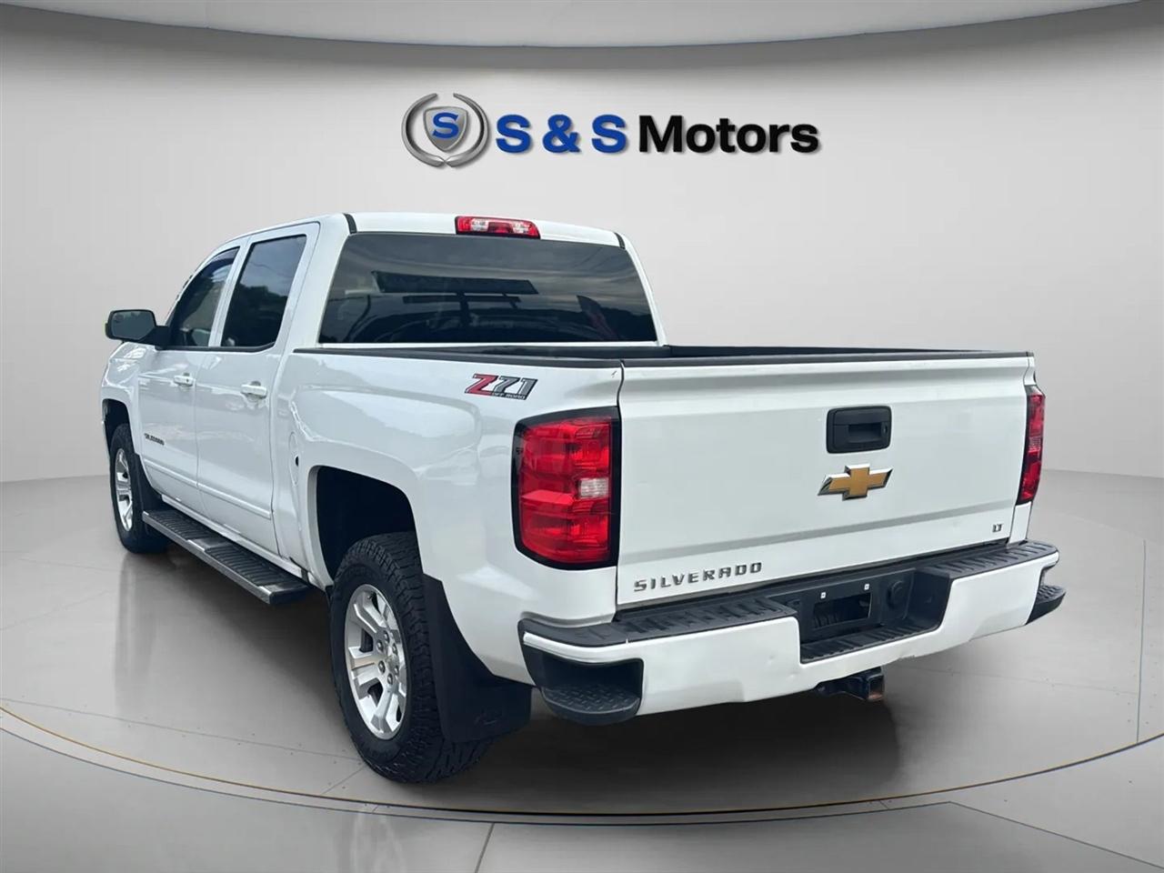 Chevrolet Silverado 1500 4WD Crew Cab 143.5" LT w/2LT 2018