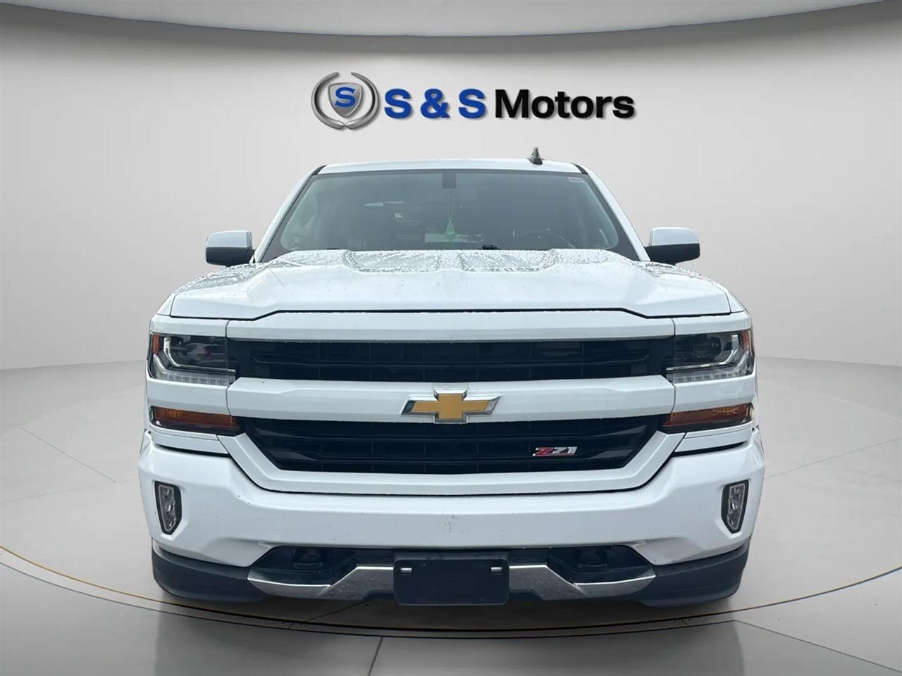 Chevrolet Silverado 1500 4WD Crew Cab 143.5" LT w/2LT 2018