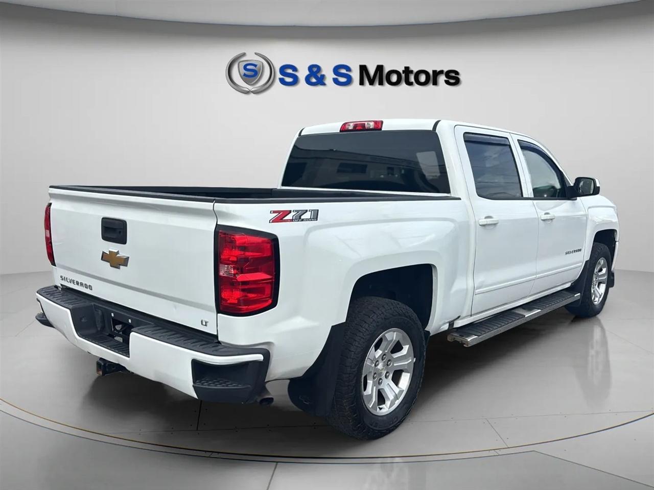 Chevrolet Silverado 1500 4WD Crew Cab 143.5" LT w/2LT 2018