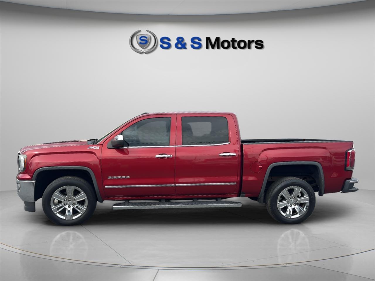 GMC Sierra 1500 4WD Crew Cab 143.5" SLT 2018