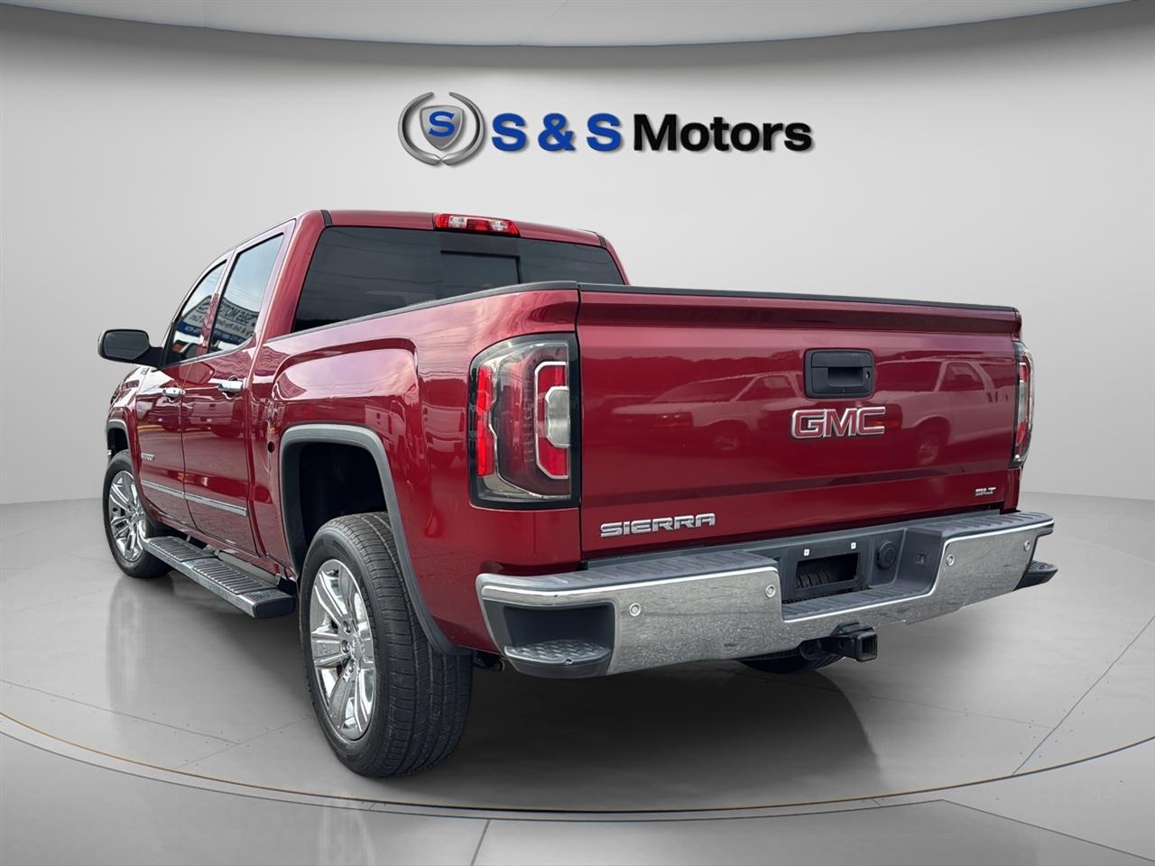 GMC Sierra 1500 4WD Crew Cab 143.5" SLT 2018
