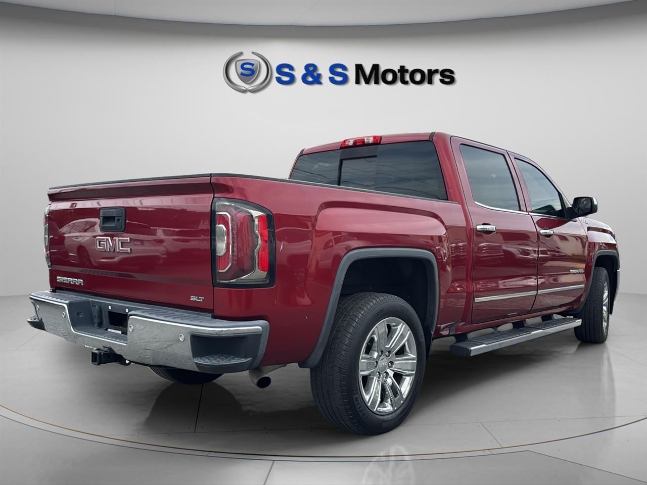 GMC Sierra 1500 4WD Crew Cab 143.5" SLT 2018