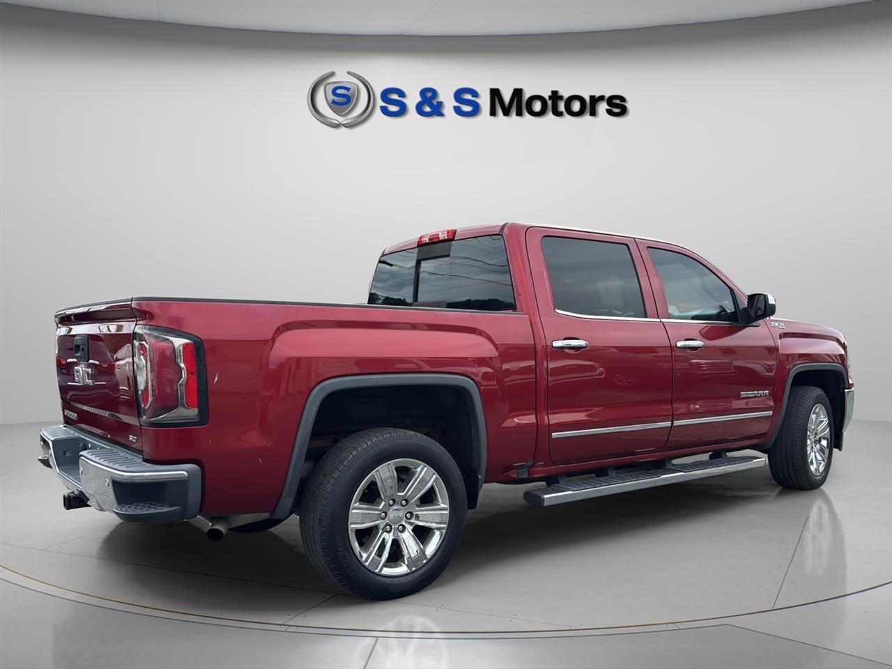 GMC Sierra 1500 4WD Crew Cab 143.5" SLT 2018