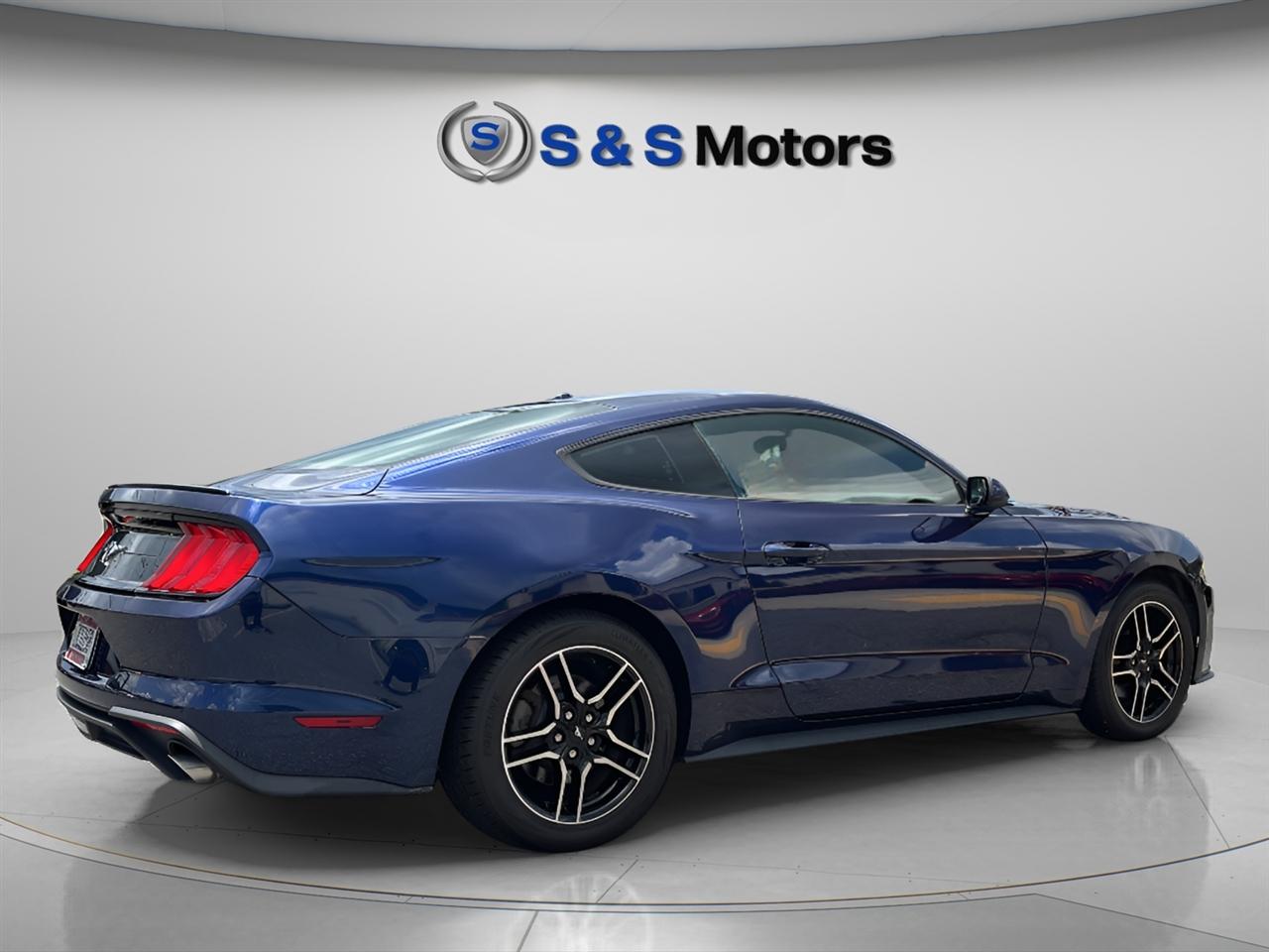 Ford Mustang EcoBoost Fastback 2019