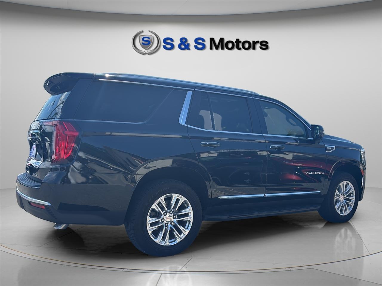 GMC Yukon 2WD 4dr SLT 2021