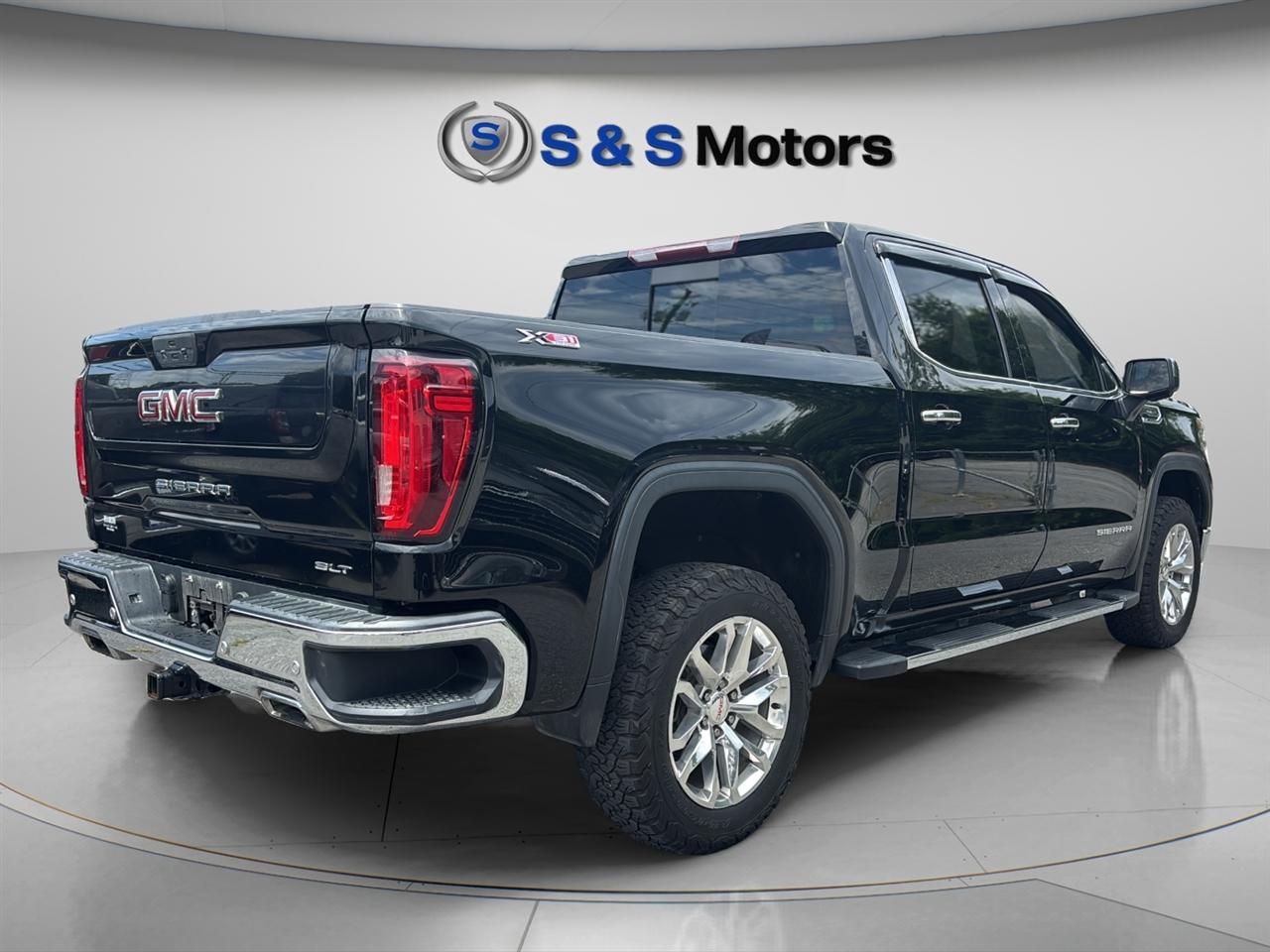 GMC Sierra 1500 4WD Crew Cab 147" SLT 2019