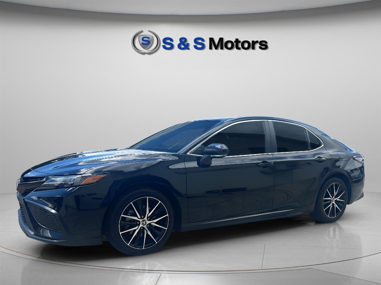 Toyota Camry SE Auto (Natl) 2022