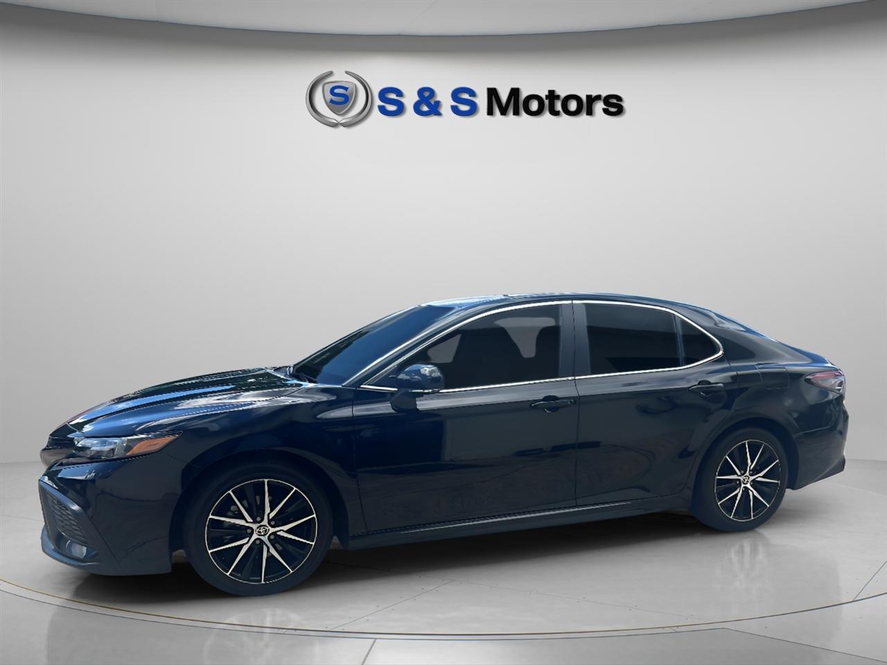 Toyota Camry SE Auto (Natl) 2022