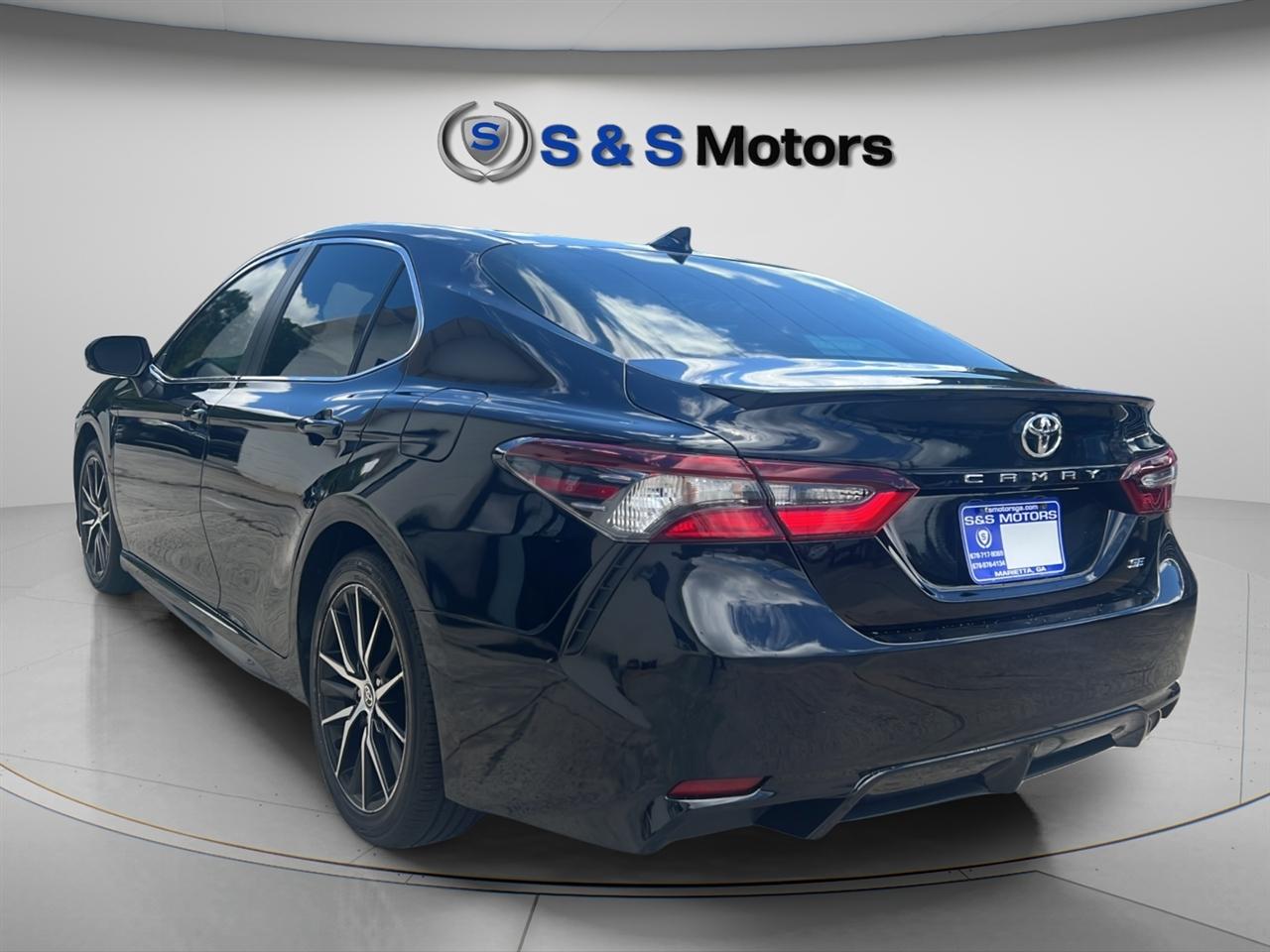 Toyota Camry SE Auto (Natl) 2022